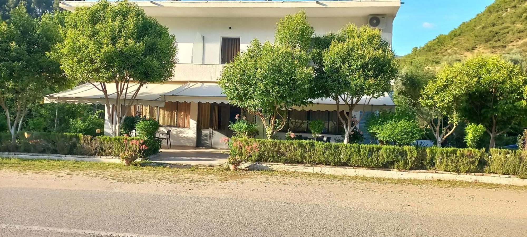 Hotel Eno Përmet Eksteriør billede